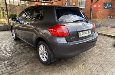 Хетчбек Toyota Auris 2008 в 