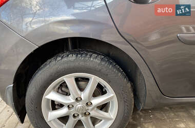 Хетчбек Toyota Auris 2008 в 