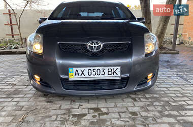 Хетчбек Toyota Auris 2008 в 
