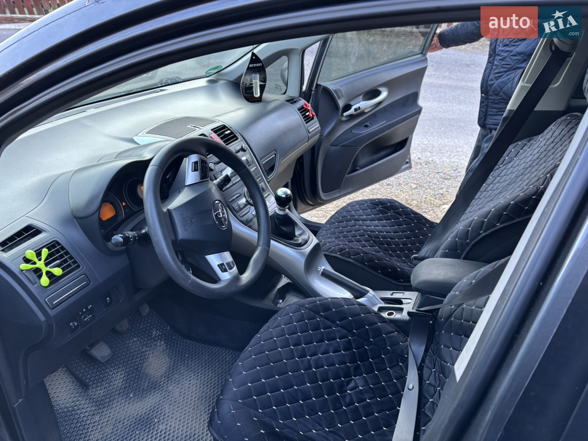 2010 Toyota Auris - мініатюра 4