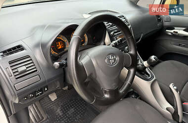 Хэтчбек Toyota Auris 2008 в 
