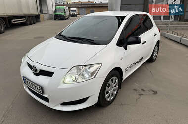 Хэтчбек Toyota Auris 2008 в 