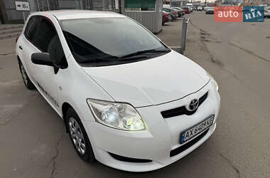 Хэтчбек Toyota Auris 2008 в 
