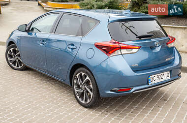 Хэтчбек Toyota Auris 2016 в 