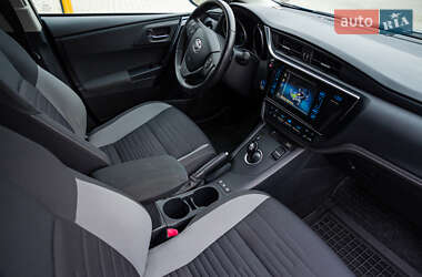 Хэтчбек Toyota Auris 2016 в 
