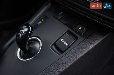Хэтчбек Toyota Auris 2016 в 