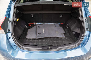 Хэтчбек Toyota Auris 2016 в 