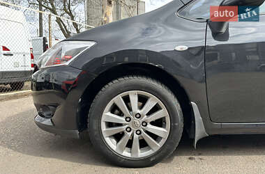 Хэтчбек Toyota Auris 2008 в 