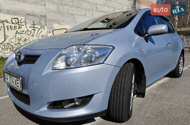 Хэтчбек Toyota Auris 2008 в 