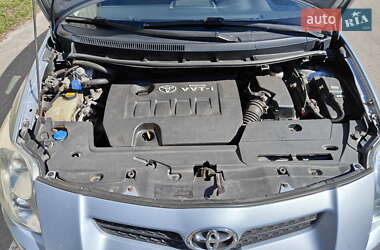 Хэтчбек Toyota Auris 2008 в 