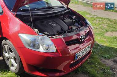 Хэтчбек Toyota Auris 2008 в 