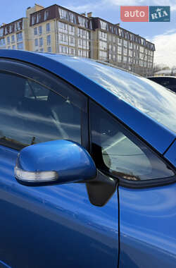 Хэтчбек Toyota Auris 2012 в 