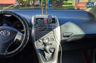 Хэтчбек Toyota Auris 2008 в 