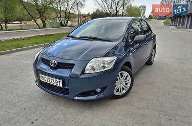 Хэтчбек Toyota Auris 2008 в 