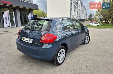 Хэтчбек Toyota Auris 2008 в 