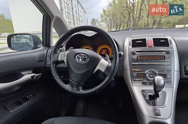Хэтчбек Toyota Auris 2008 в 