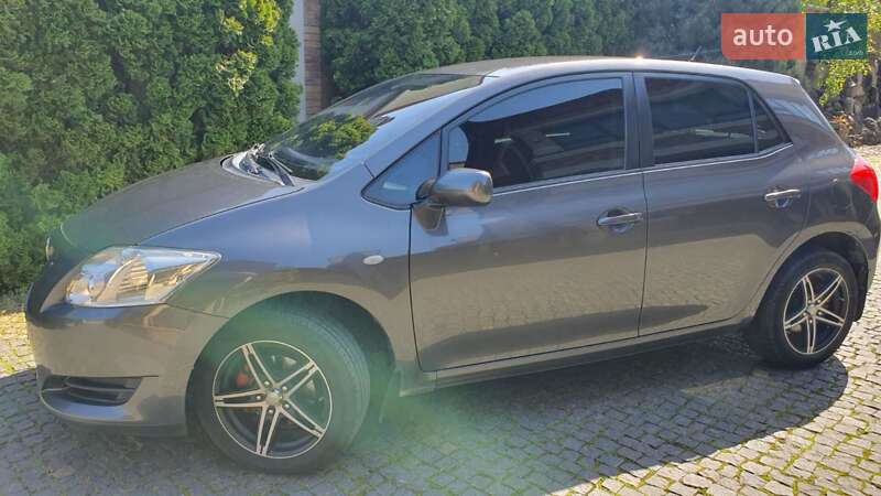 Хэтчбек Toyota Auris 2008 в Ужгороде