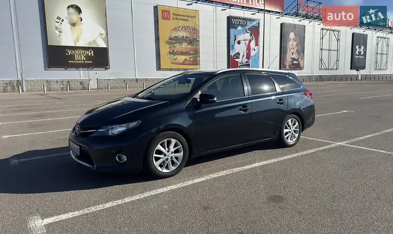 Универсал Toyota Auris 2014 в 