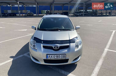 Хэтчбек Toyota Auris 2007 в 