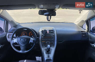 Хэтчбек Toyota Auris 2007 в 