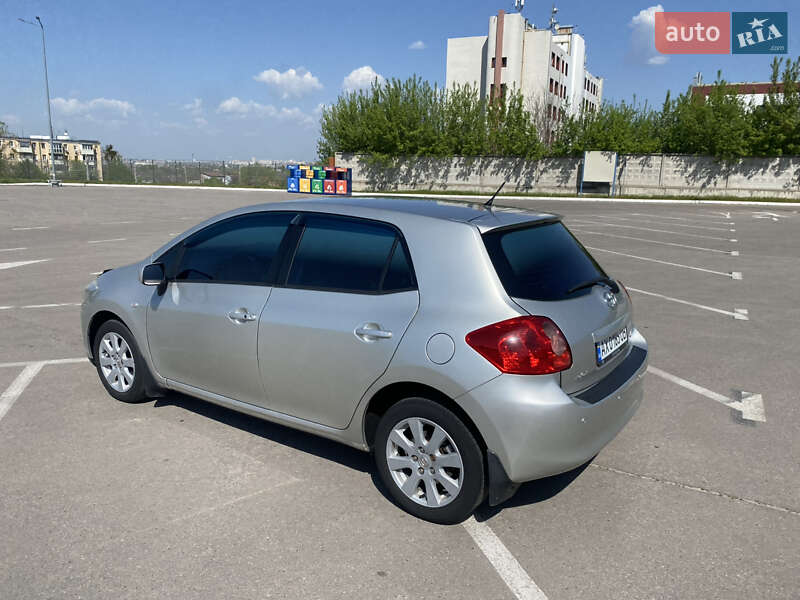 Хэтчбек Toyota Auris 2007 в Харькове
