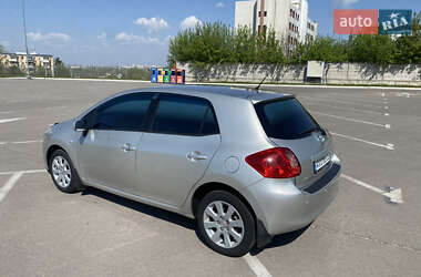 Хэтчбек Toyota Auris 2007 в 