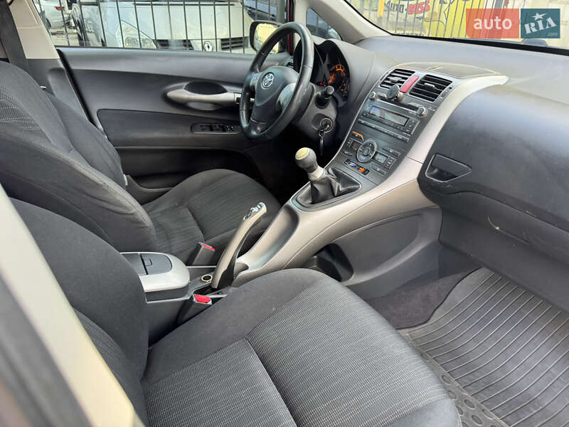 Хэтчбек Toyota Auris 2008 в Николаеве