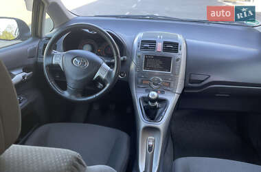 Хэтчбек Toyota Auris 2007 в 