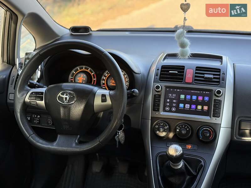 Хетчбек Toyota Auris 2012 в Черкасах