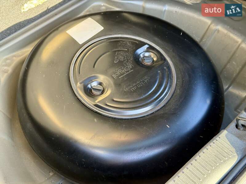 Хетчбек Toyota Auris 2012 в Черкасах