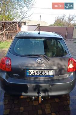 Хэтчбек Toyota Auris 2008 в 