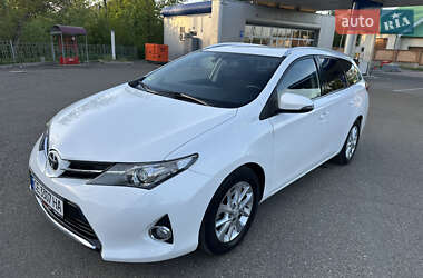 Універсал Toyota Auris 2014 в 