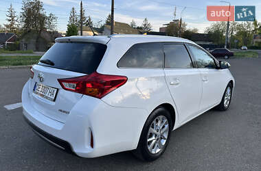 Універсал Toyota Auris 2014 в 