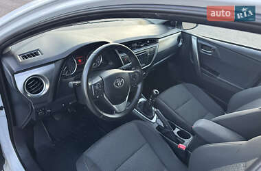 Універсал Toyota Auris 2014 в 