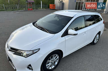 Універсал Toyota Auris 2014 в 