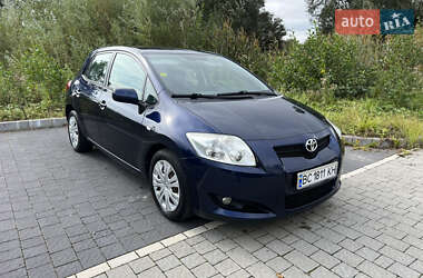 Хэтчбек Toyota Auris 2008 в 