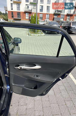 Хэтчбек Toyota Auris 2008 в 