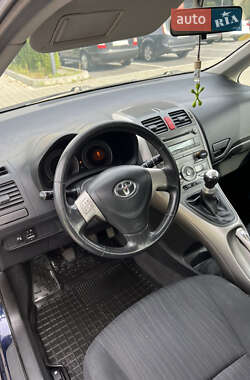 Хэтчбек Toyota Auris 2008 в 