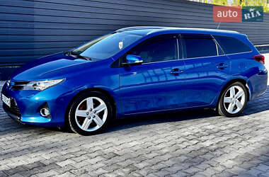 Универсал Toyota Auris 2014 в 