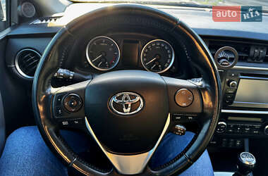 Универсал Toyota Auris 2014 в 