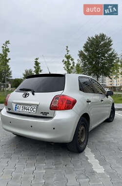 Хэтчбек Toyota Auris 2007 в 