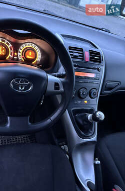 Хетчбек Toyota Auris 2009 в 