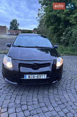 Хетчбек Toyota Auris 2009 в 