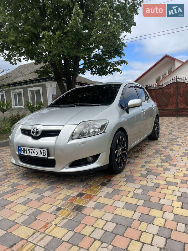 Хетчбек Toyota Auris 2007 в 