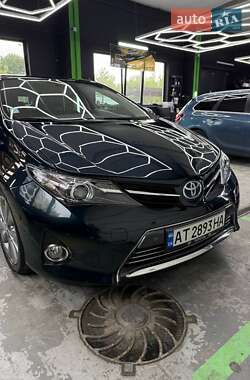Хэтчбек Toyota Auris 2015 в Ивано-Франковске