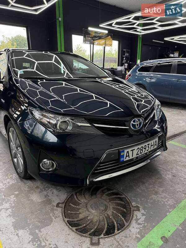 Toyota Auris 2015