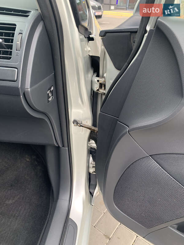 Хетчбек Toyota Auris 2008 в Ковелі