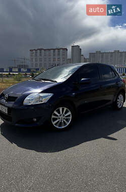 Хэтчбек Toyota Auris 2008 в Киеве