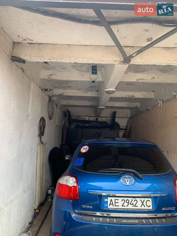 Хетчбек Toyota Auris 2012 в 