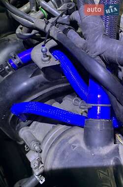 Хетчбек Toyota Auris 2012 в 
